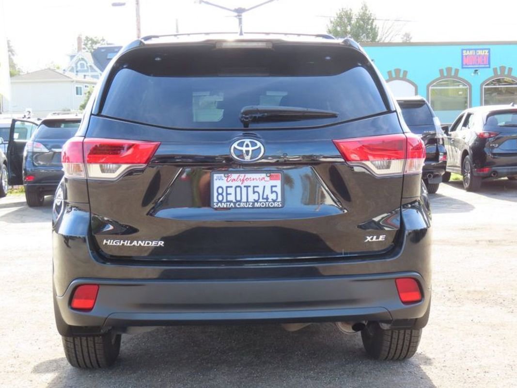 Used 2018 Toyota Highlander XLE image 6