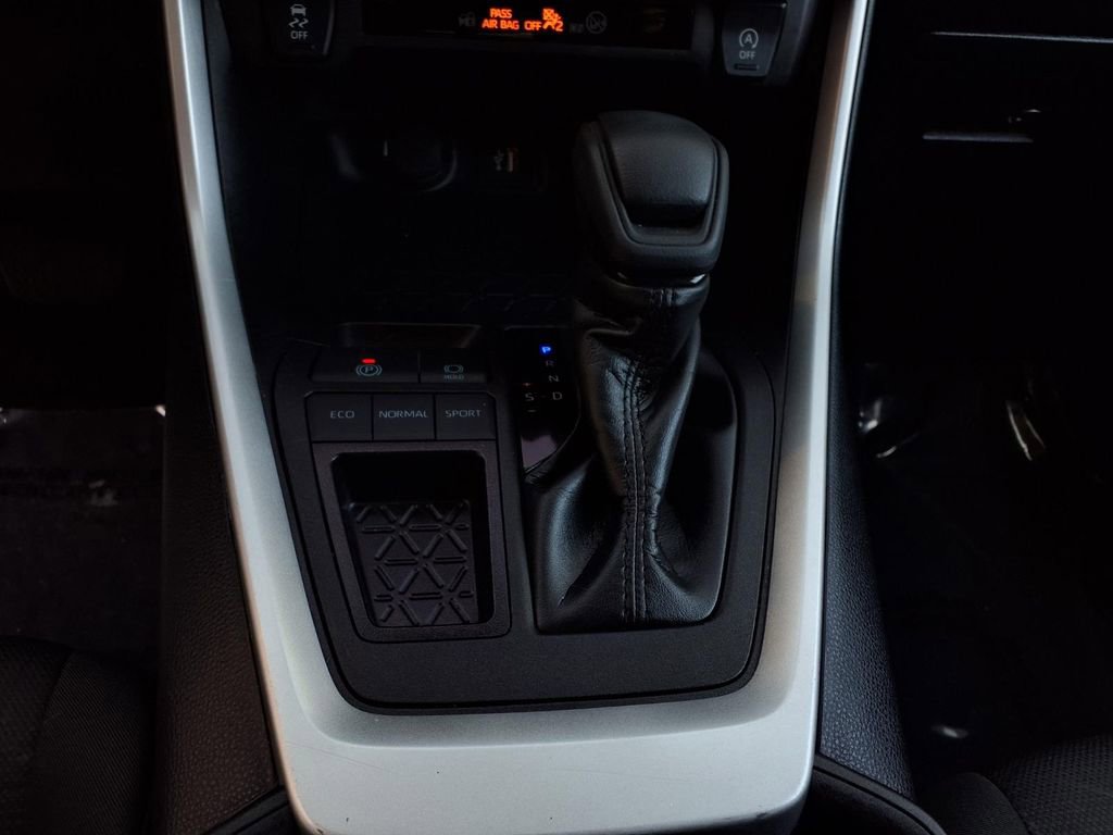 Certified 2025 Toyota RAV4 XLE w/ Convenience Package image 12