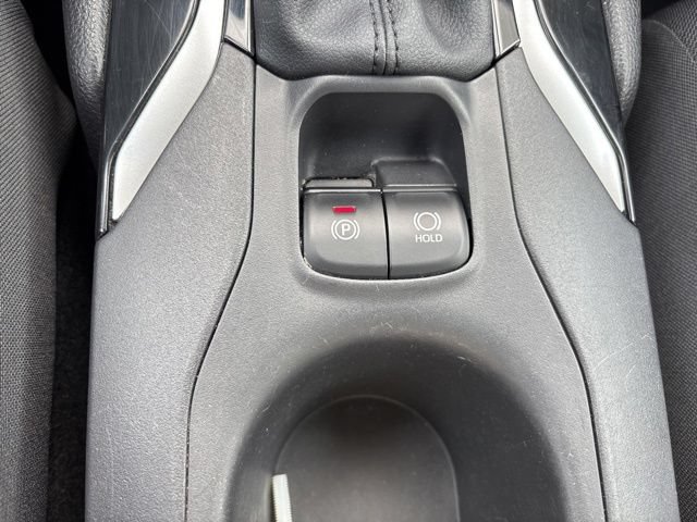 Used 2025 Toyota Corolla Cross LE AWD/4WD image 28
