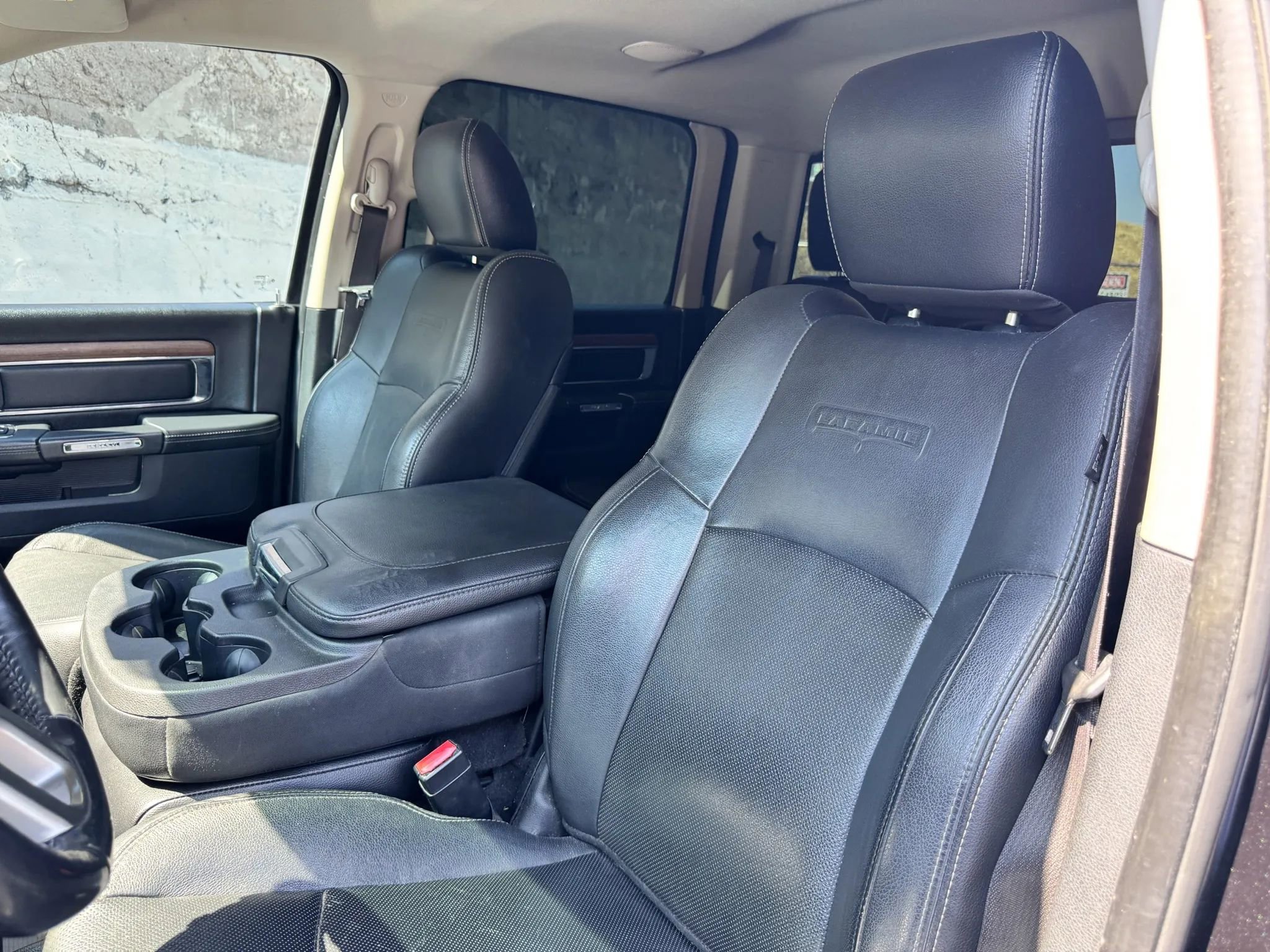 Used 2017 RAM 1500 Laramie image 13