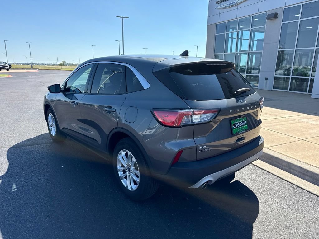Used 2022 Ford Escape SE w/ Convenience Package FWD image 3