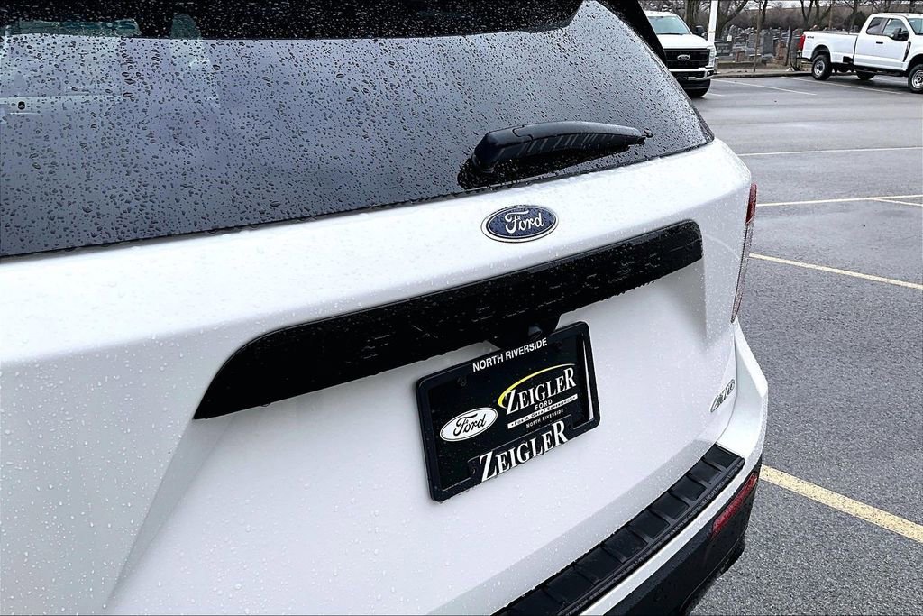Used 2022 Ford Explorer ST-Line w/ Class IV Trailer Tow Package image 8