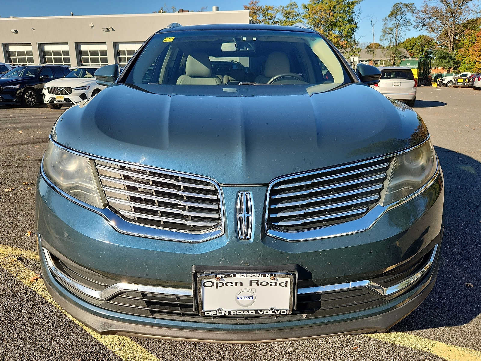 Used 2016 Lincoln MKX Reserve AWD/4WD image 2