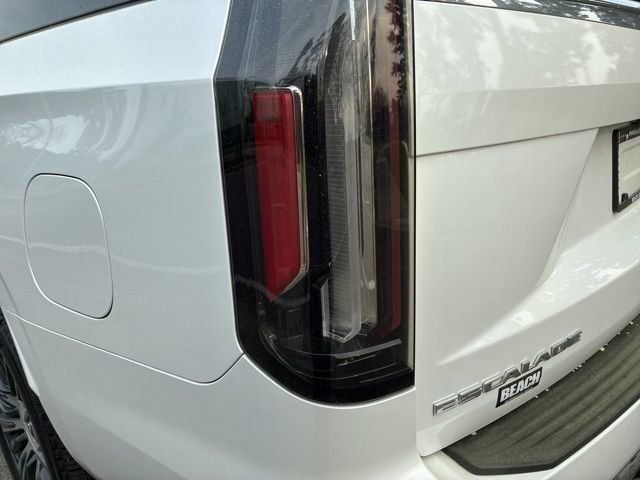 Used 2022 Cadillac Escalade ESV Premium Luxury image 12