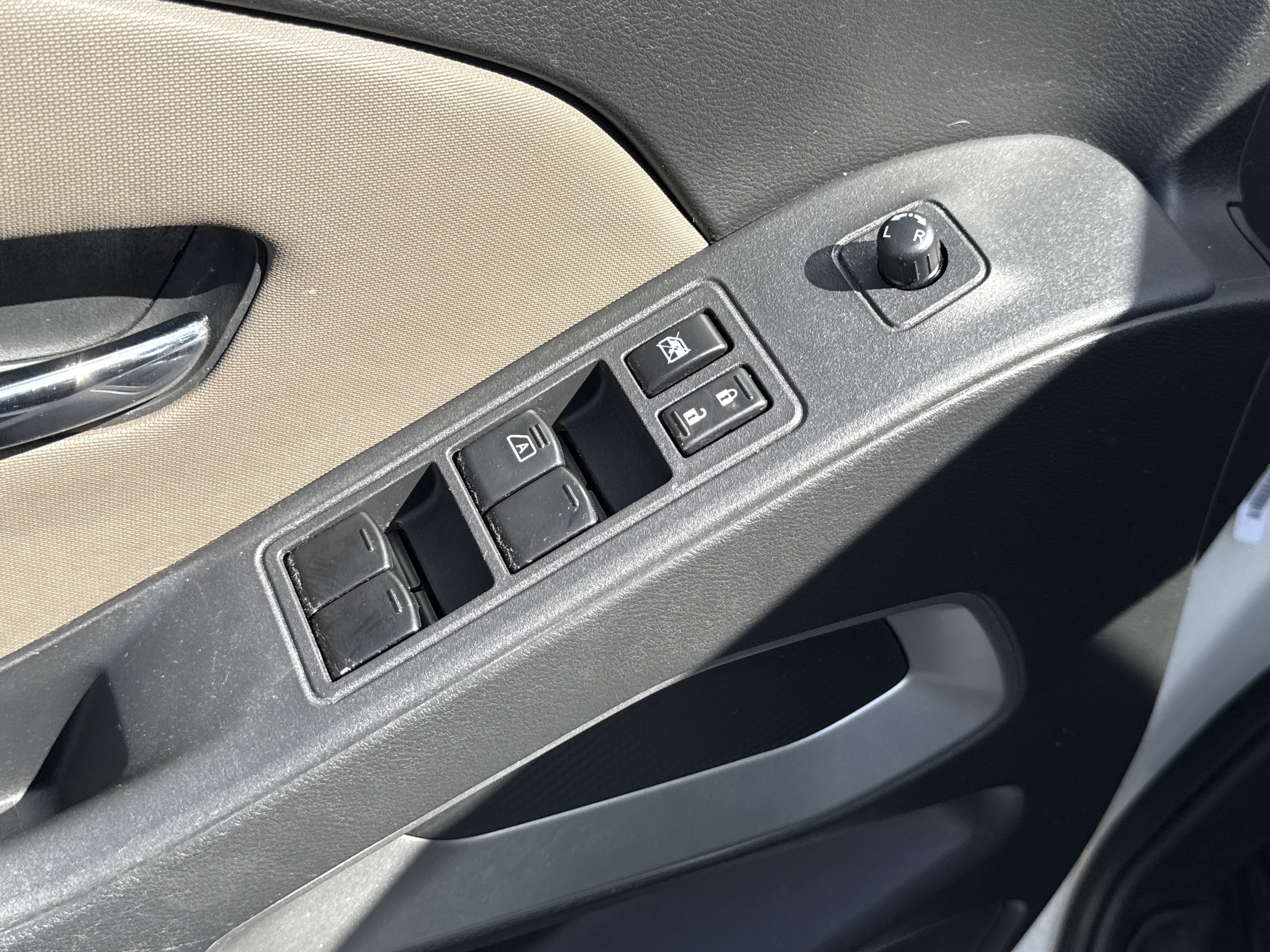 Used 2022 Nissan Frontier SV image 30