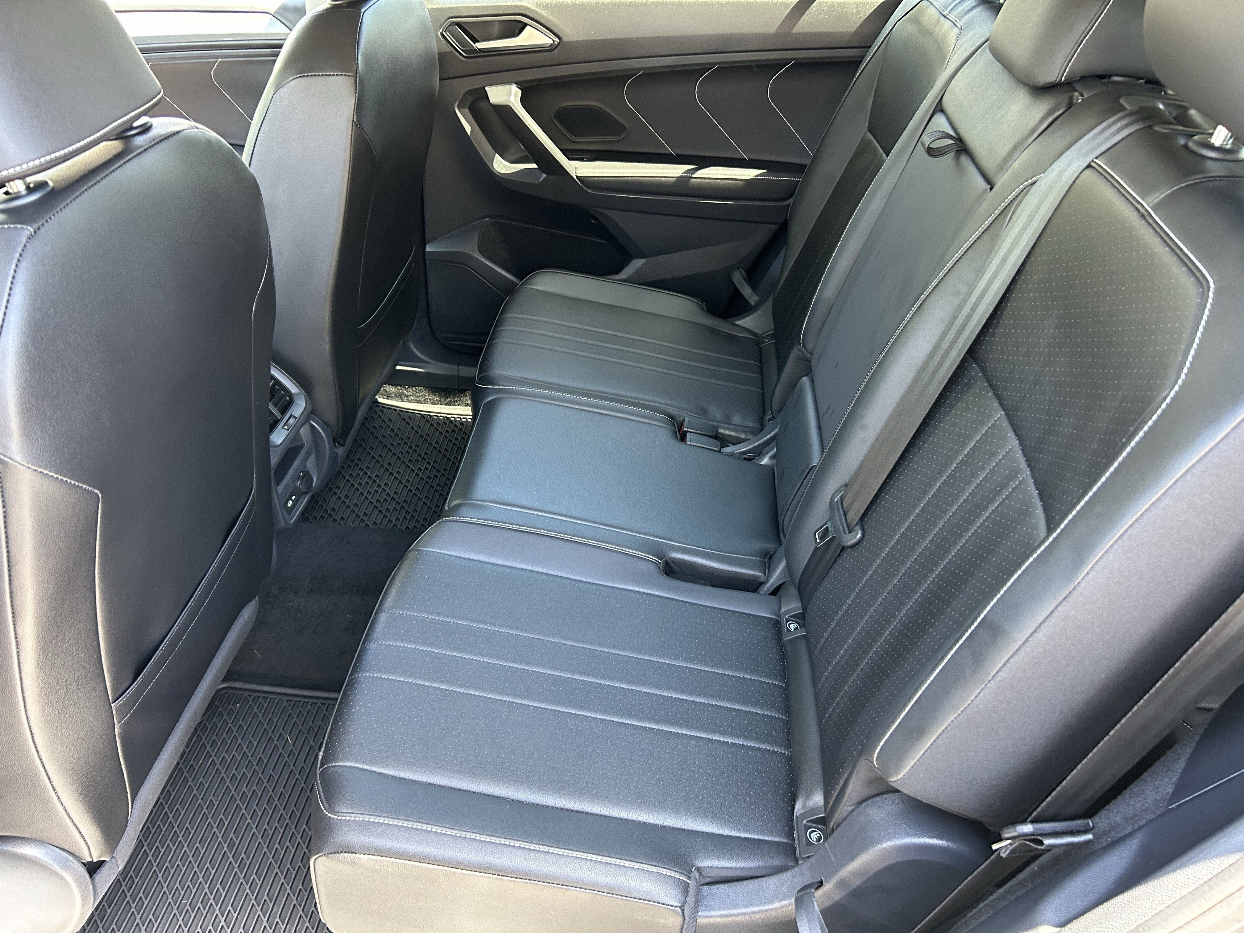 Used 2023 Volkswagen Tiguan SE FWD image 16