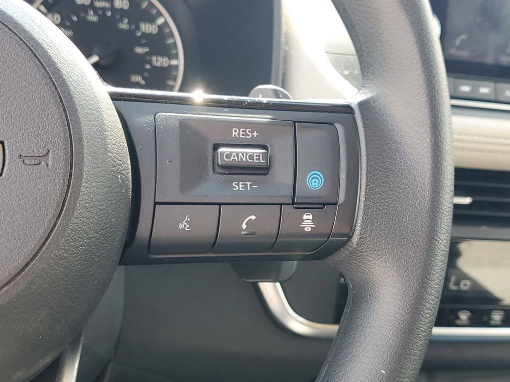 Used 2023 Nissan Rogue SV AWD/4WD image 24