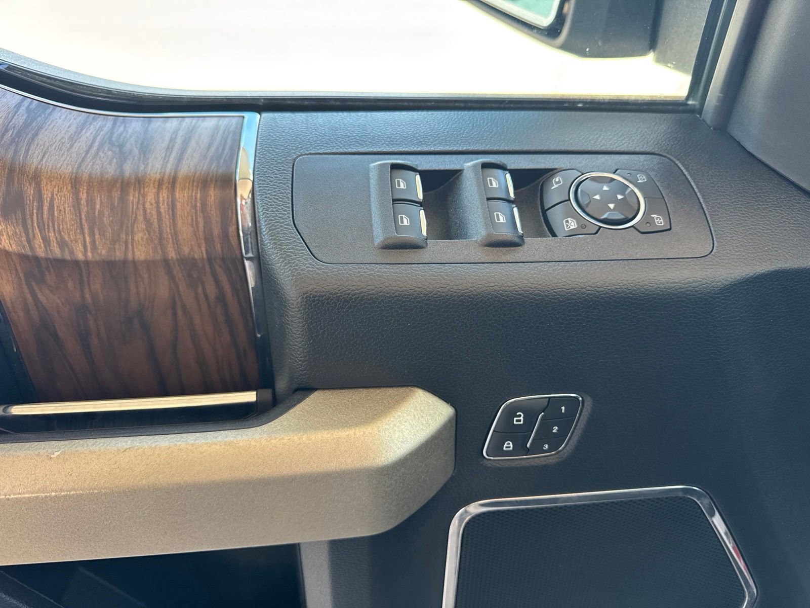 Used 2019 Ford F150 Lariat AWD/4WD image 27