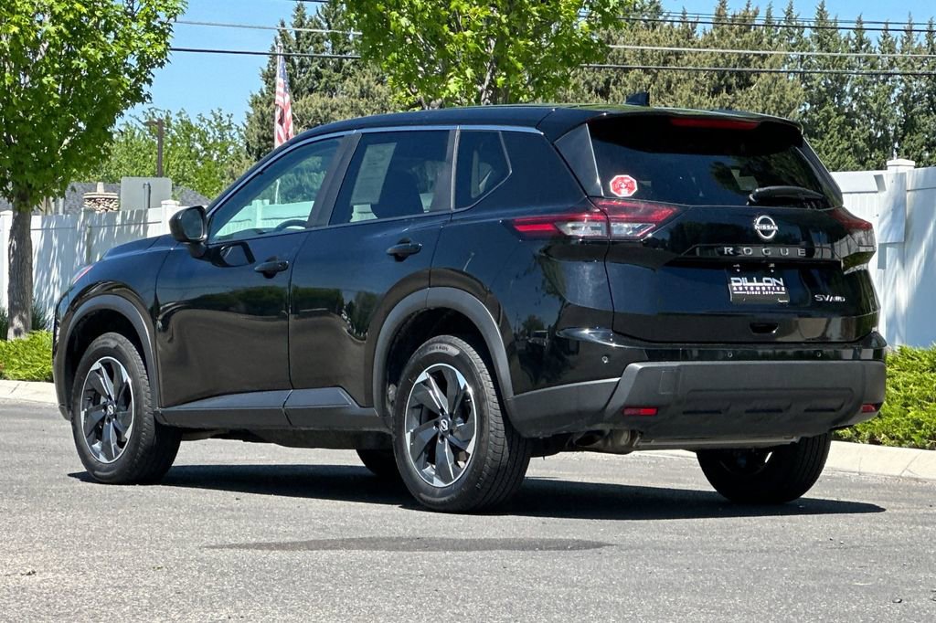 Used 2024 Nissan Rogue SV AWD/4WD image 6