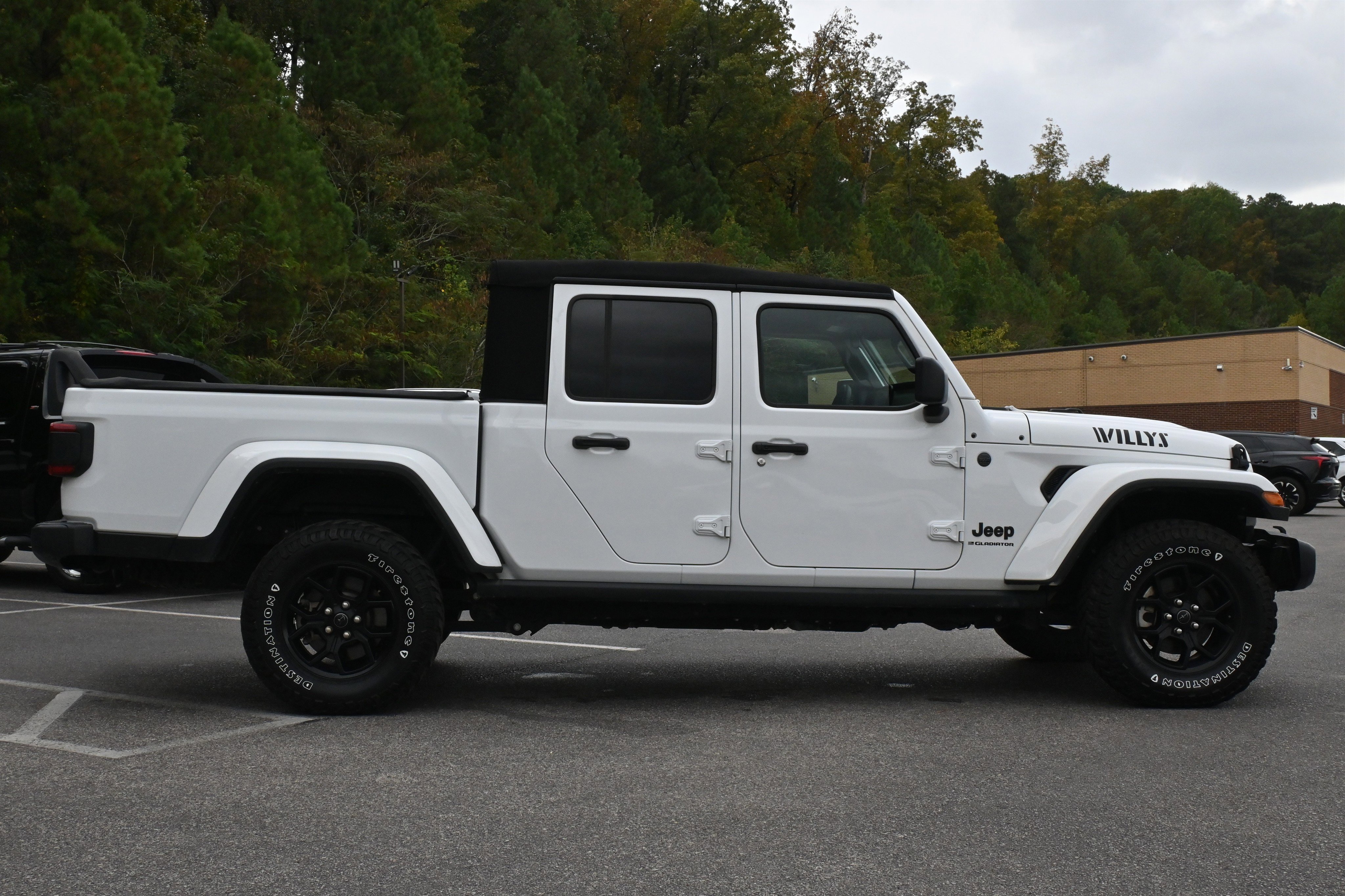 Used 2024 Jeep Gladiator Sport AWD/4WD image 10