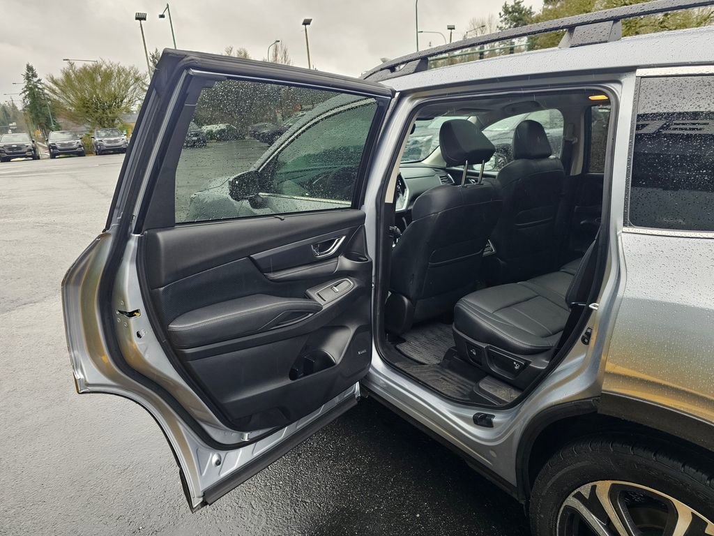 Used 2023 Subaru Ascent Limited w/ Technology Package AWD/4WD image 16