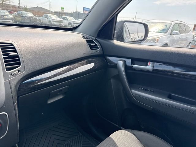 Used 2015 Kia Sorento LX image 22