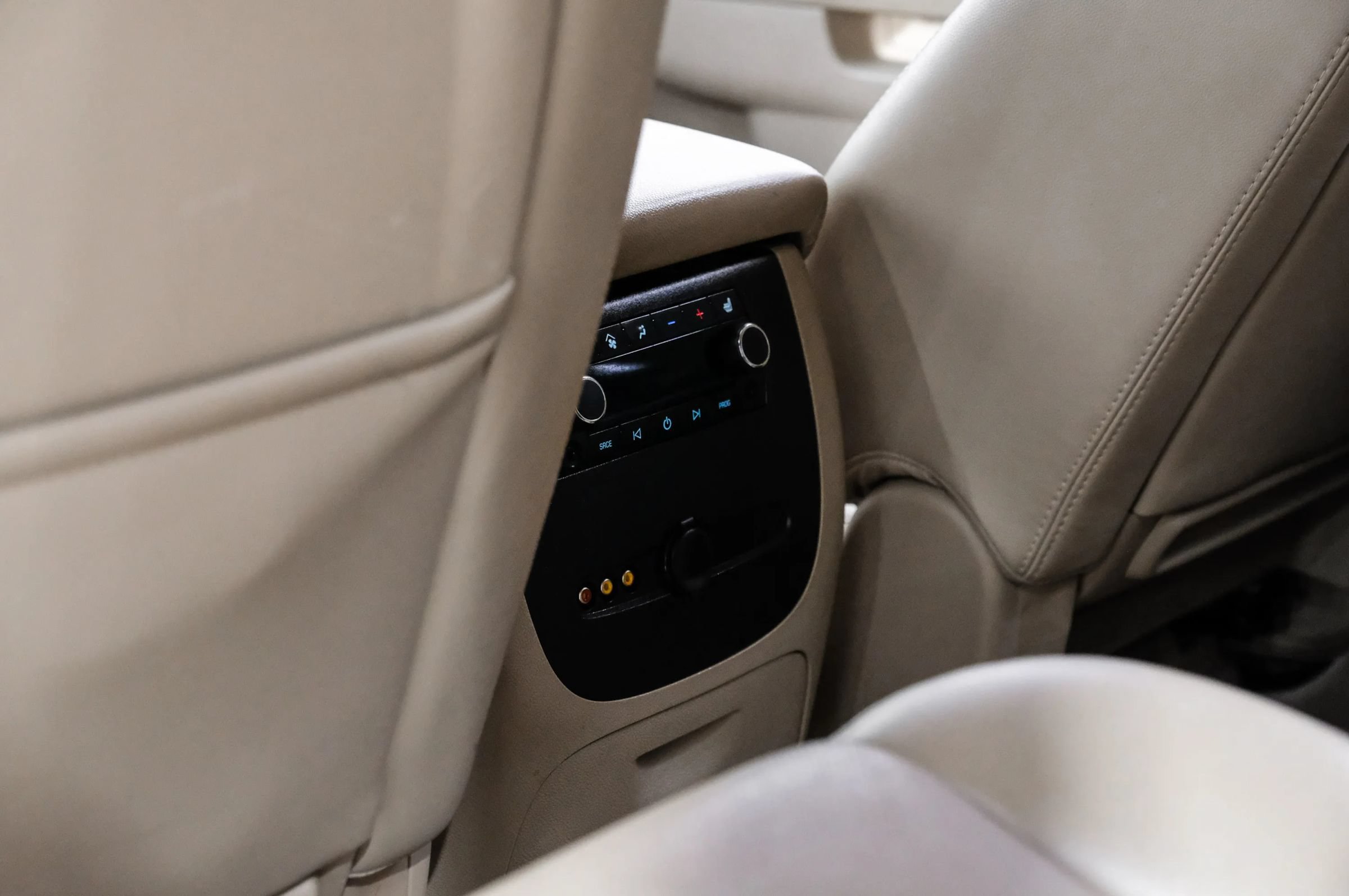 Used 2013 Chevrolet Tahoe LTZ RWD image 42