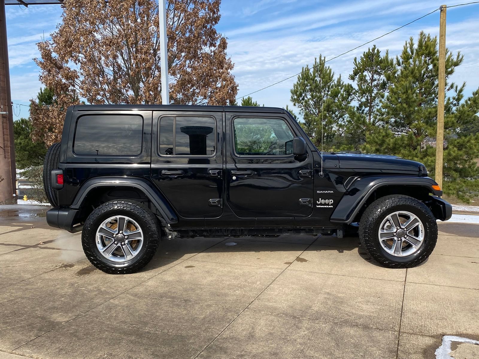 Used 2023 Jeep Wrangler Unlimited Sahara image 7