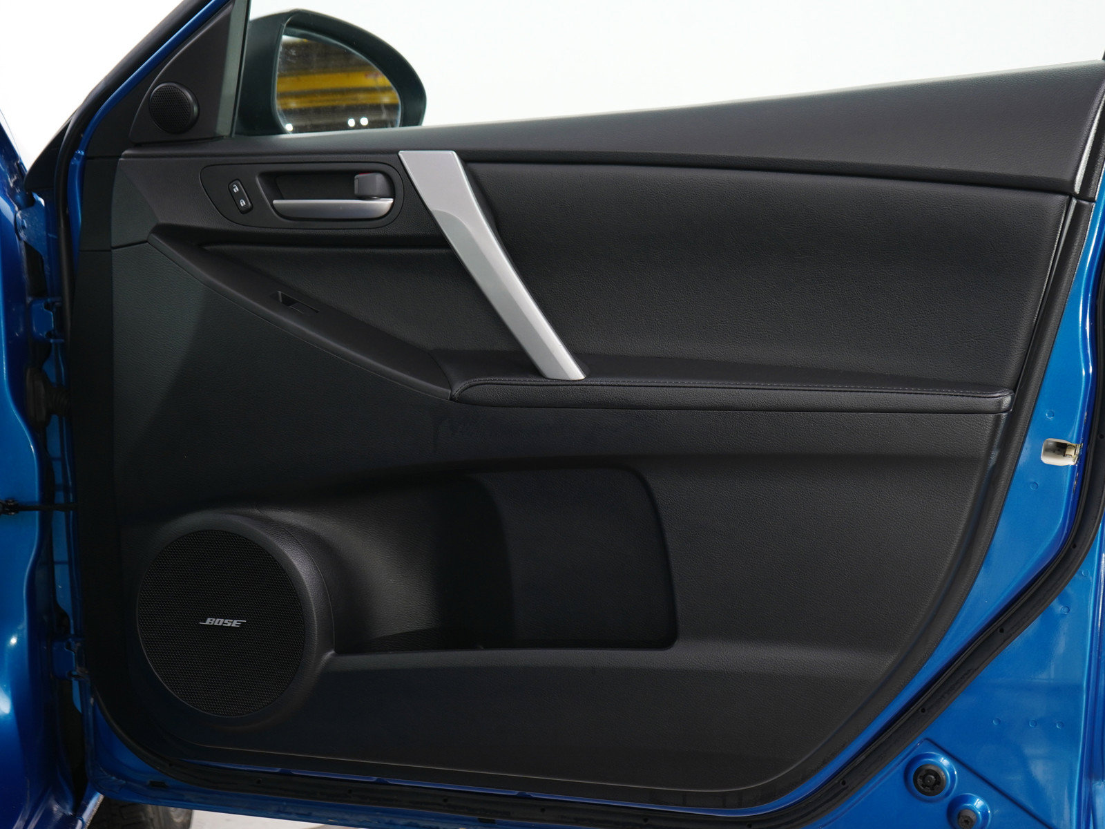 Used 2012 MAZDA MAZDA3 i Grand Touring w/ Tech Pkg FWD image 9