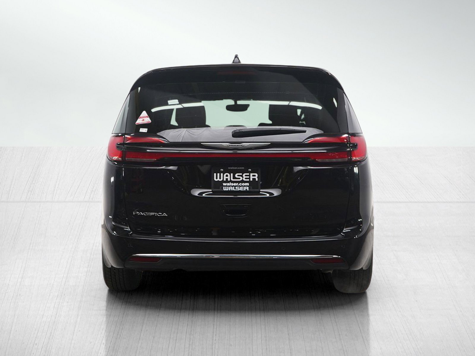 Used 2025 Chrysler Pacifica Select FWD image 6