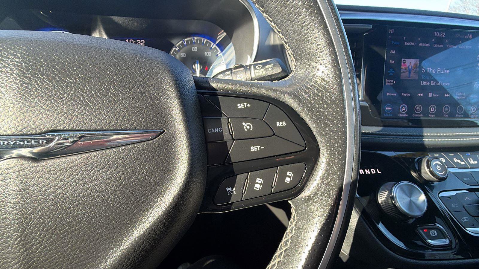 Used 2019 Chrysler Pacifica Limited w/ Advanced Safetytec Group image 17