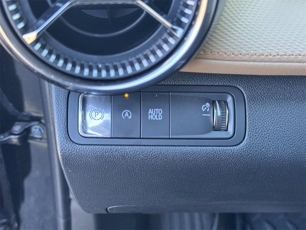 Used 2025 Chevrolet Equinox ACTIV w/ Safety and Technology Package image 37