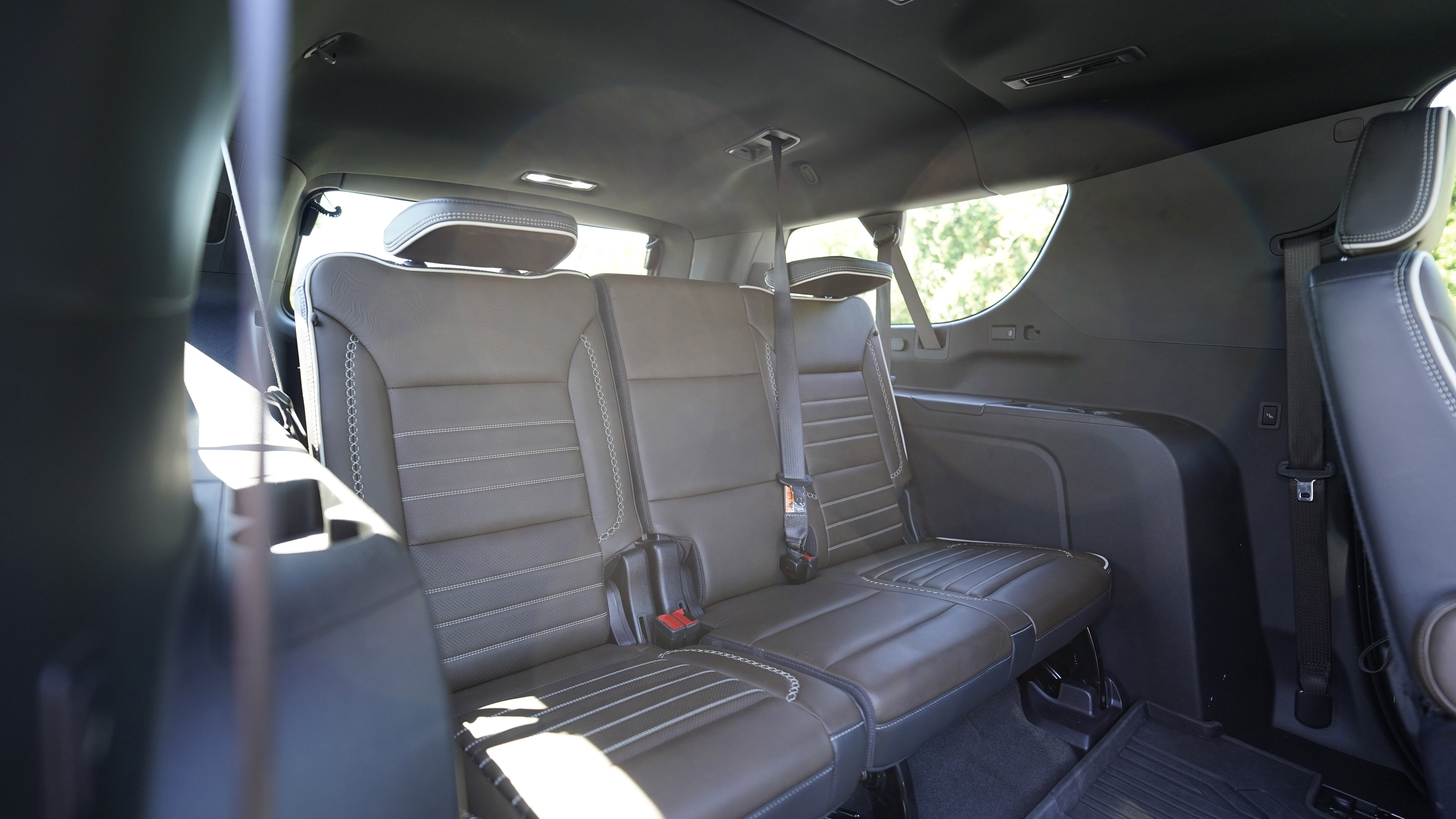 Used 2025 GMC Yukon XL Denali Ultimate AWD/4WD image 17