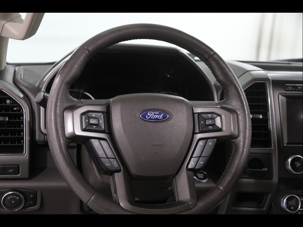 Used 2019 Ford Expedition XLT w/ Equipment Group 202A AWD/4WD image 8