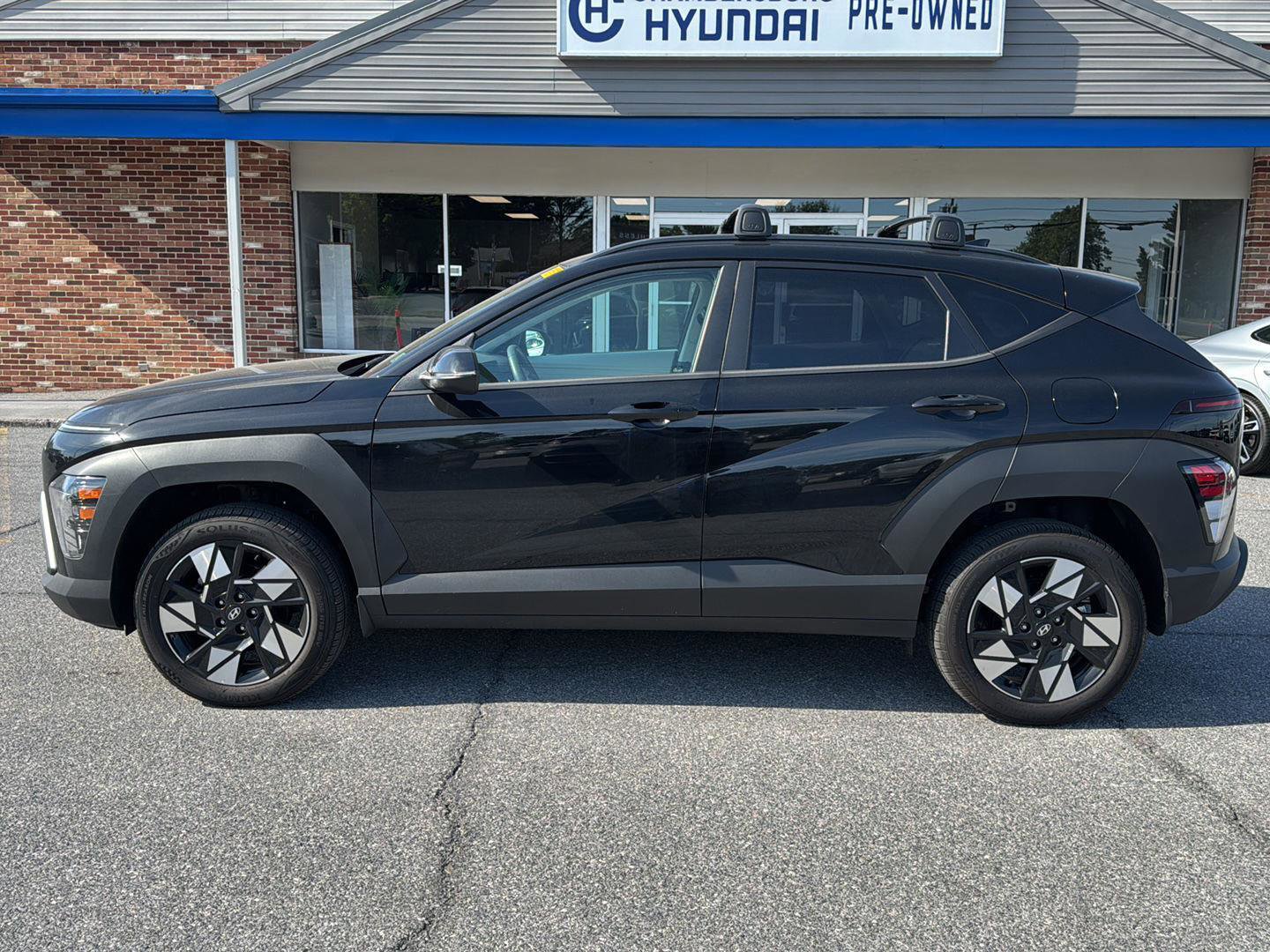 Used 2025 Hyundai Kona SEL AWD/4WD image 2