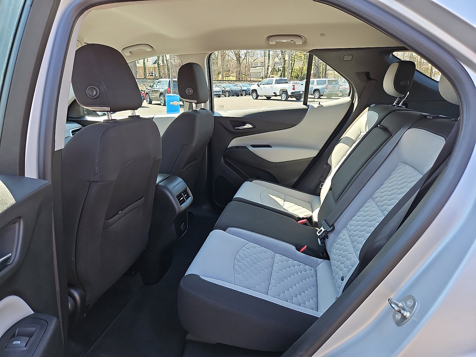 Used 2018 Chevrolet Equinox LS image 10