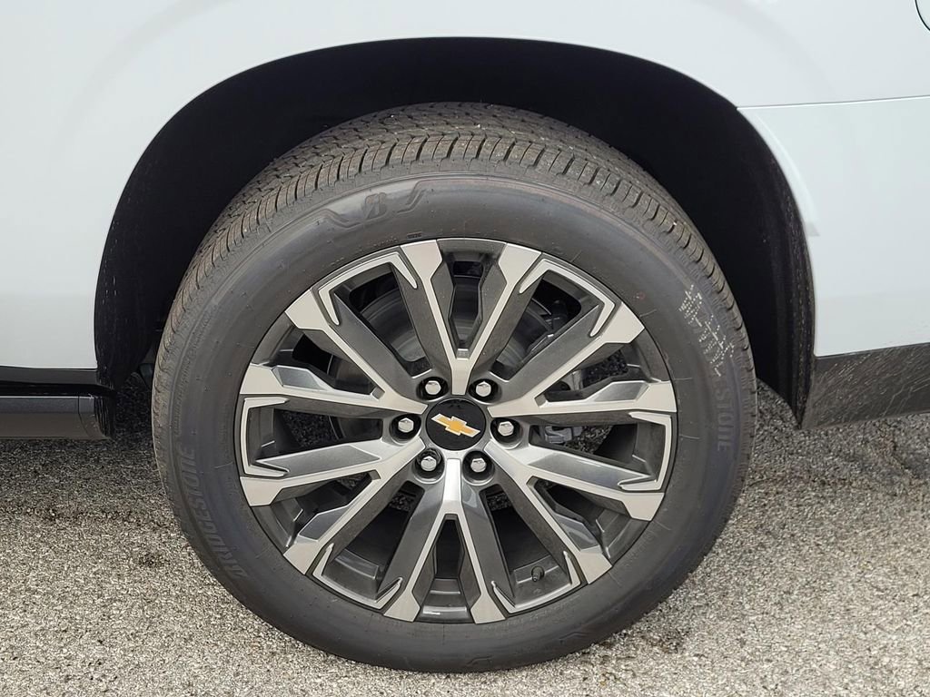 New 2026 Chevrolet Suburban High Country AWD/4WD image 4