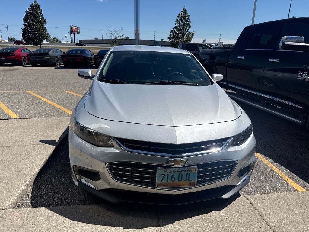 Used 2016 Chevrolet Malibu LT FWD image 2