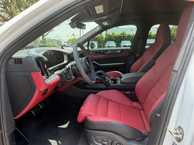 Used 2026 Porsche Cayenne GTS AWD/4WD image 12
