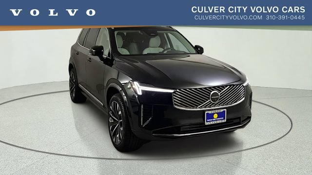 New 2026 Volvo XC90 T8 Ultra w/ Lounge Package