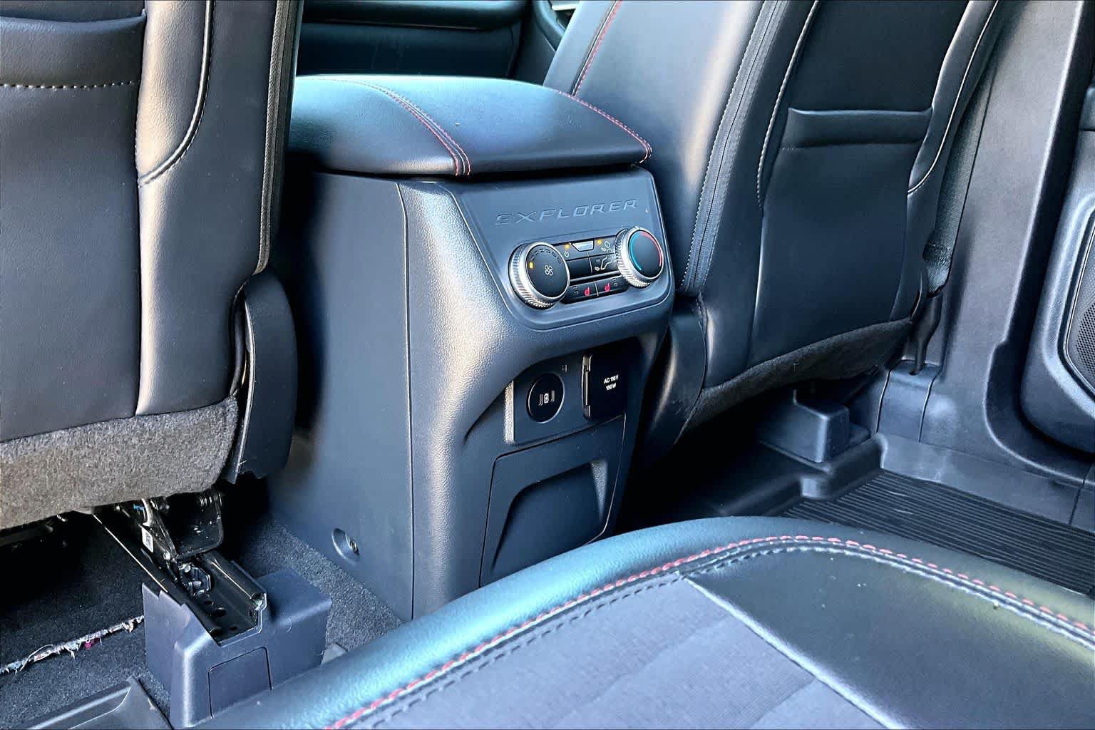 Certified 2025 Ford Explorer ST-Line w/ Premium Package AWD/4WD image 36