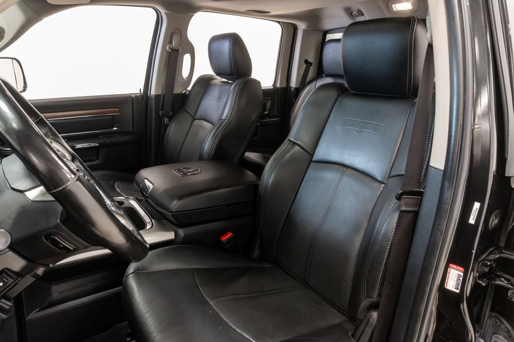 Used 2018 RAM 1500 Laramie AWD/4WD image 10