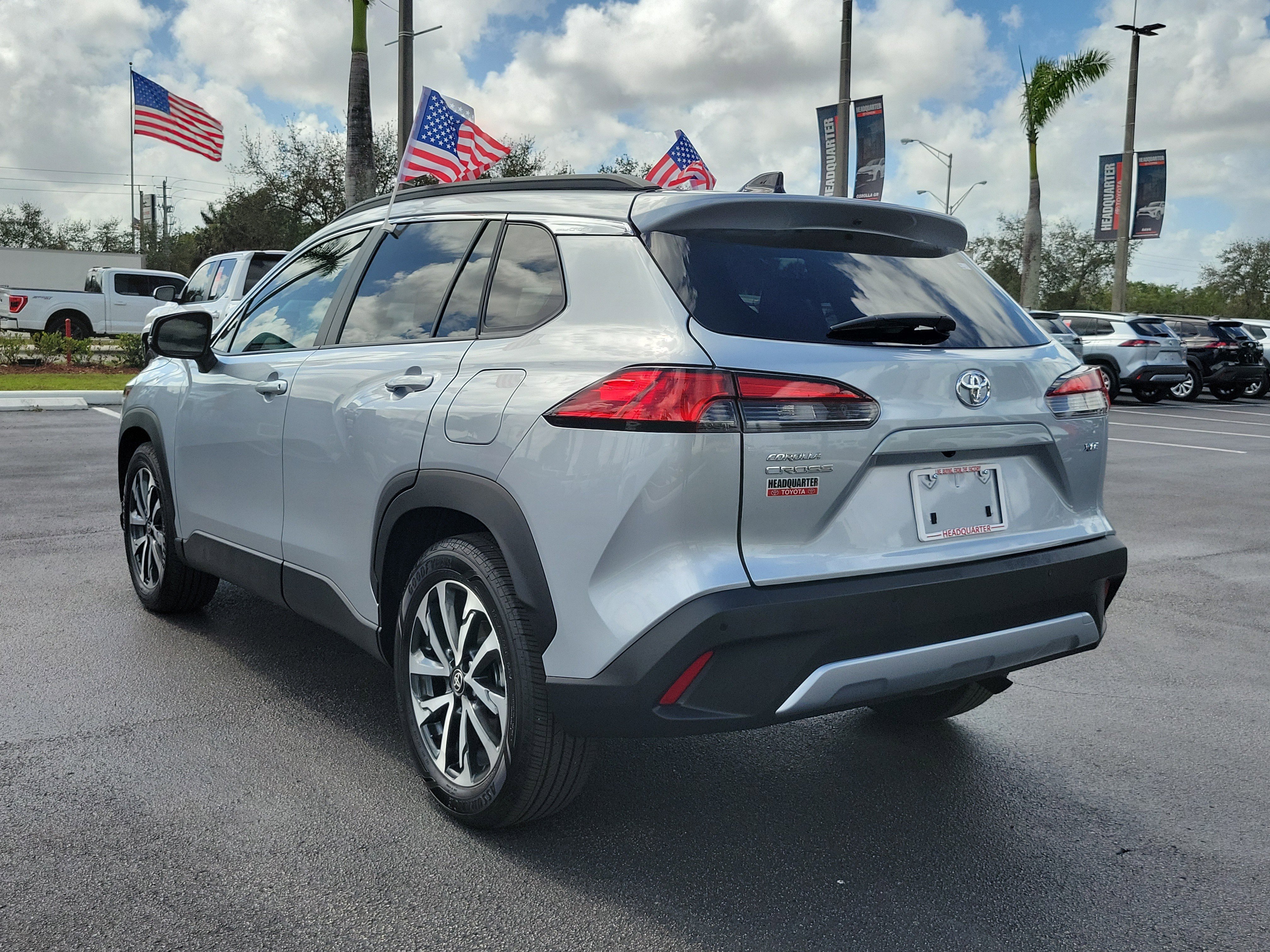 Used 2025 Toyota Corolla Cross XLE w/ Convenience Package image 9