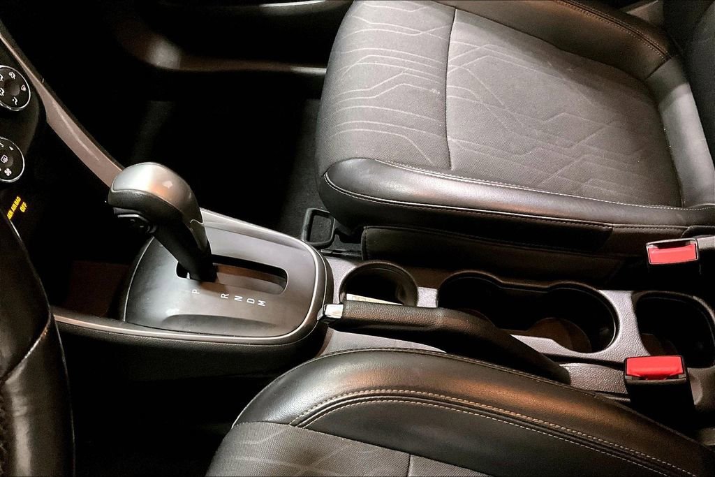 Used 2019 Chevrolet Trax LT w/ LT Convenience Package image 17