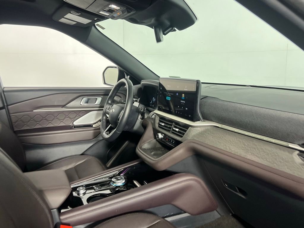 Used 2025 Ford Explorer Platinum w/ LUX Leather Package image 32