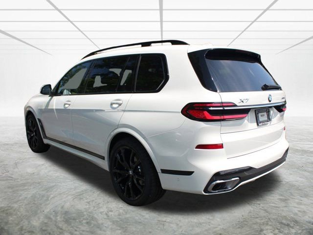Used 2025 BMW X7 xDrive40i w/ M Sport Package image 7