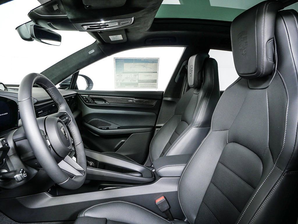 Used 2025 Porsche Macan Turbo Electric image 8