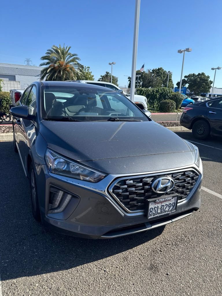 Used 2020 Hyundai Ioniq SE FWD image 3
