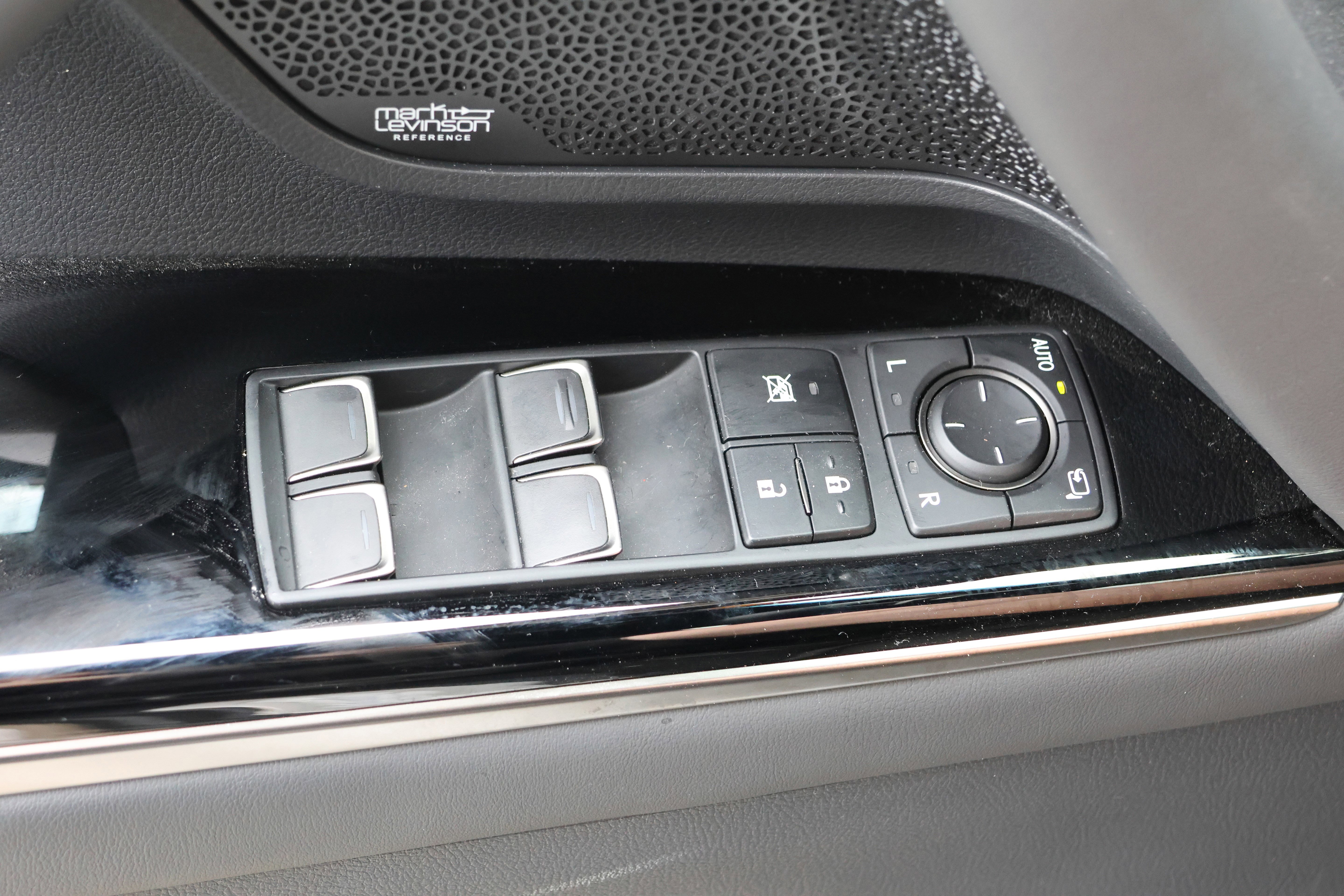 Used 2025 Lexus LX 700h Overtrail image 14