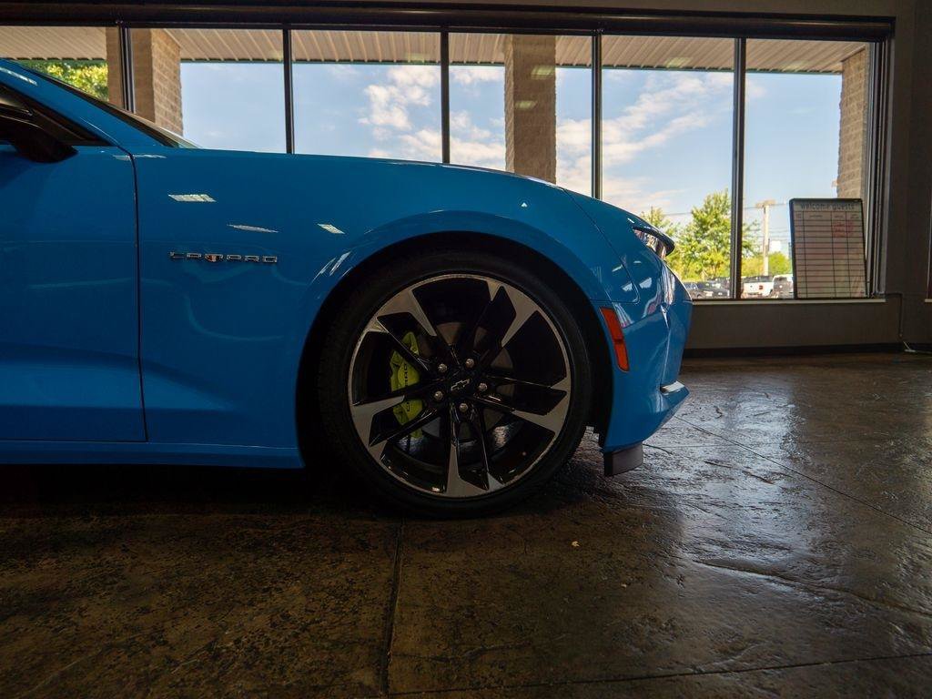 Used 2023 Chevrolet Camaro LT RWD image 11