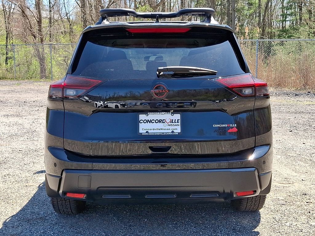 Used 2025 Nissan Rogue SV w/ Rock Creek Premium Package image 5