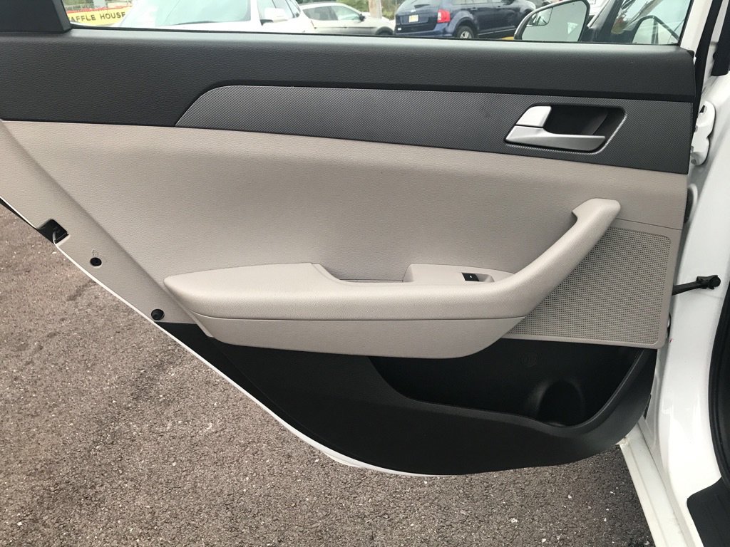 Used 2017 Hyundai Sonata SE FWD image 19