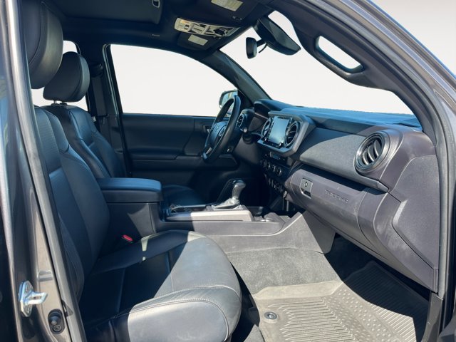 Used 2023 Toyota Tacoma TRD Off-Road w/ TRD Premium Off Road Package image 17