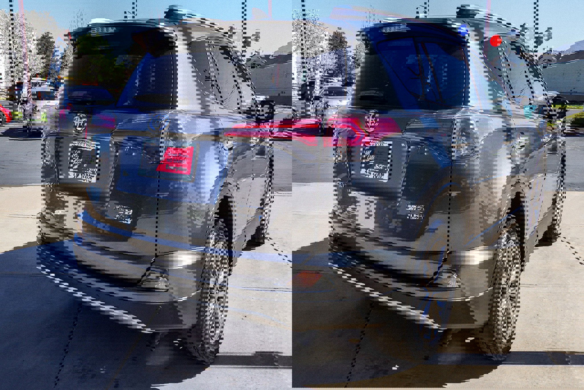 Used 2018 Toyota RAV4 Limited image 8