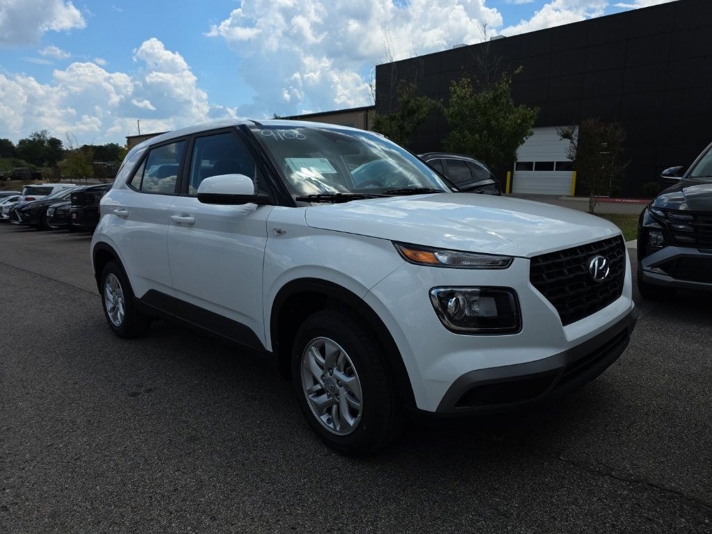 New 2025 Hyundai Venue SE