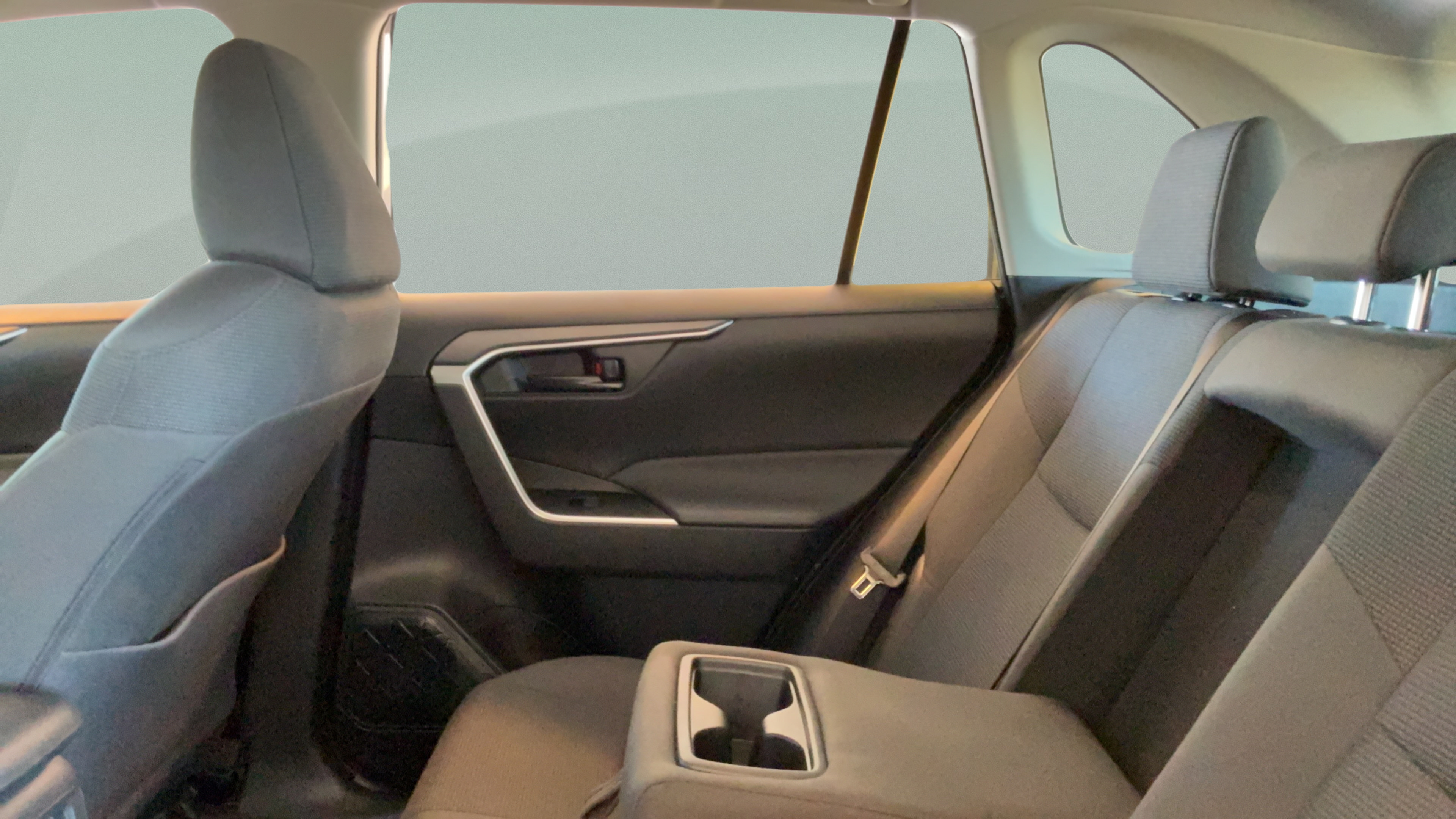 Used 2025 Toyota RAV4 LE AWD/4WD image 22