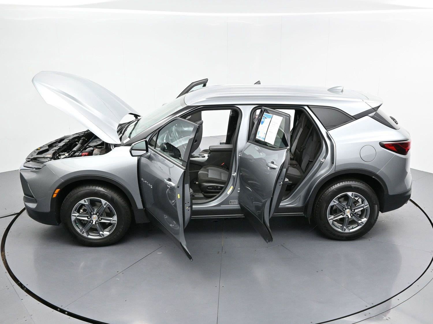 Used 2025 Chevrolet Blazer LT AWD/4WD image 39