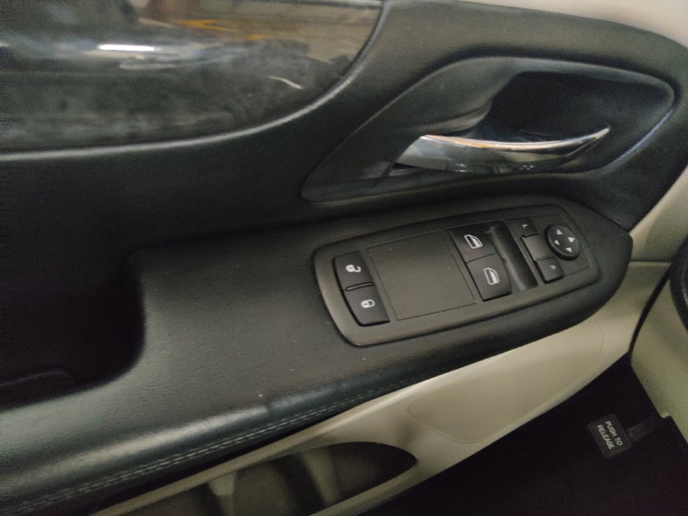 Used 2015 Dodge Grand Caravan American Value Package image 27