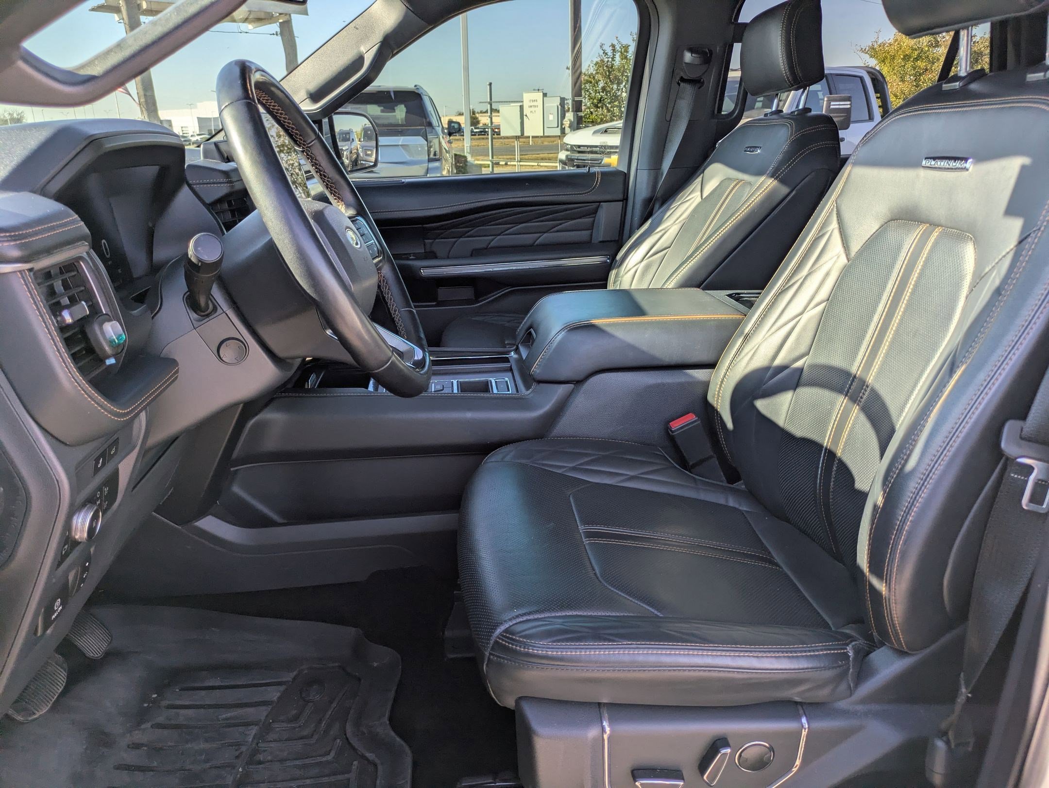 Used 2022 Ford Expedition Platinum image 10