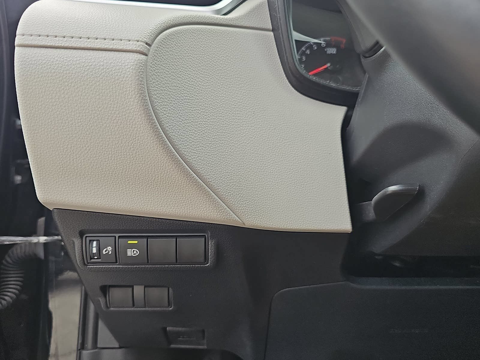 Used 2022 Toyota Corolla Cross LE FWD image 22